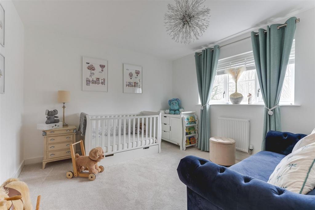 Redbank Close-2.jpg