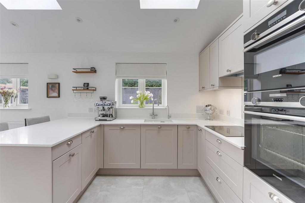 Redbank Close-28.jpg