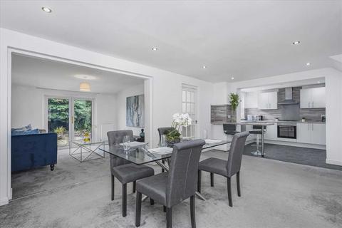 4 bedroom detached house for sale, 6 Bronte Place, FK5 4HN