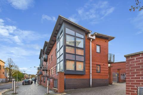 2 bedroom flat for sale, Rickman Drive, Birmingham B15