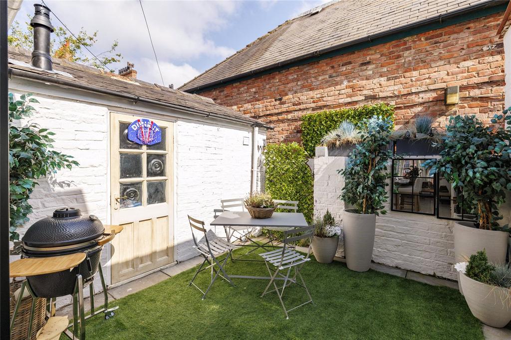 Rear Courtyard