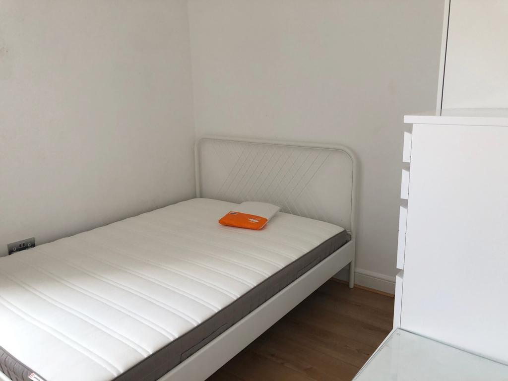 1st FR bedroom