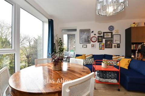 1 bedroom flat for sale, Academy Way, Loughton IG10
