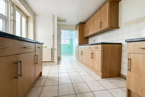 3 bedroom semi-detached house for sale, White Hart Lane, Portchester,