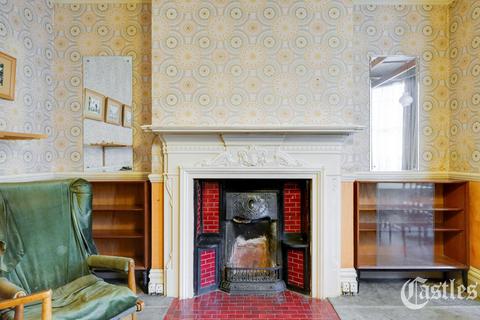 4 bedroom house for sale, Belsize Avenue, London, N13
