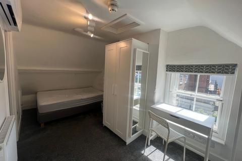 undefined, Market Hill, Buckingham, Buckinghamshire, MK18