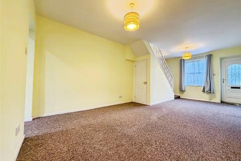 2 bedroom terraced house to rent, East Street, PO30