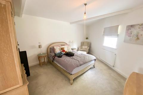 2 bedroom end of terrace house to rent, Dunford Road, Holmfirth HD9