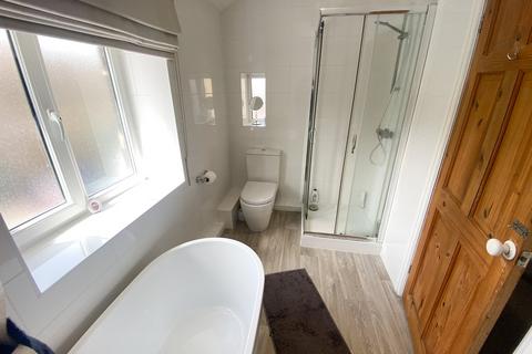 2 bedroom end of terrace house to rent, Dunford Road, Holmfirth HD9