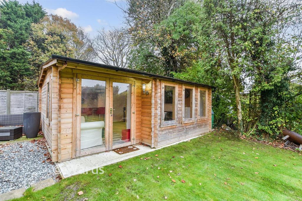 Workshop/Outbuildings