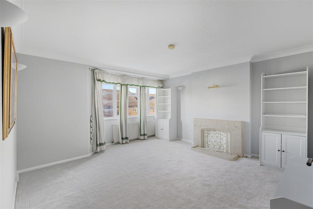 96 Deanhill Court-1.jpg