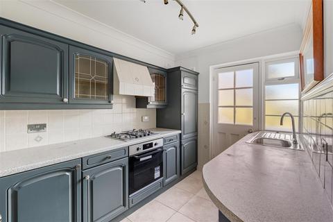 2 bedroom flat for sale, Upper Richmond Road West, East Sheen, SW14