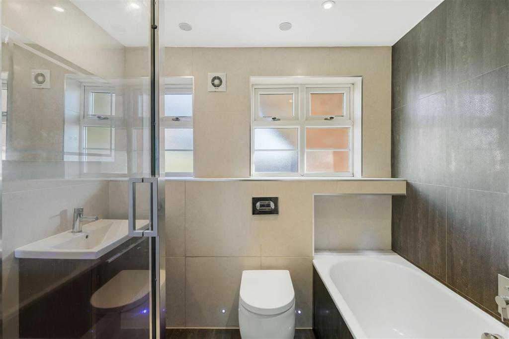 96 Deanhill Court-14.jpg