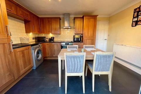 undefined, Garnette Close, Nuneaton