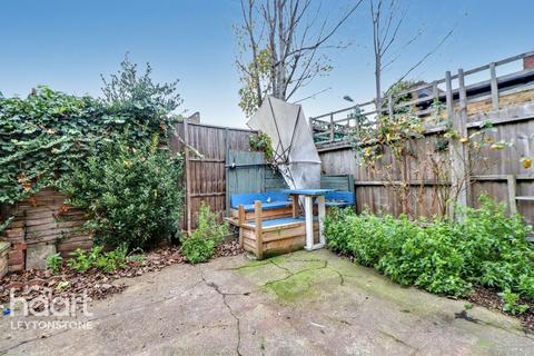 2 bedroom terraced house to rent, Byron Road, London