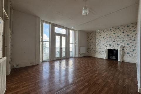 2 bedroom flat for sale, West Cliff, Teignmouth Hill, EX7