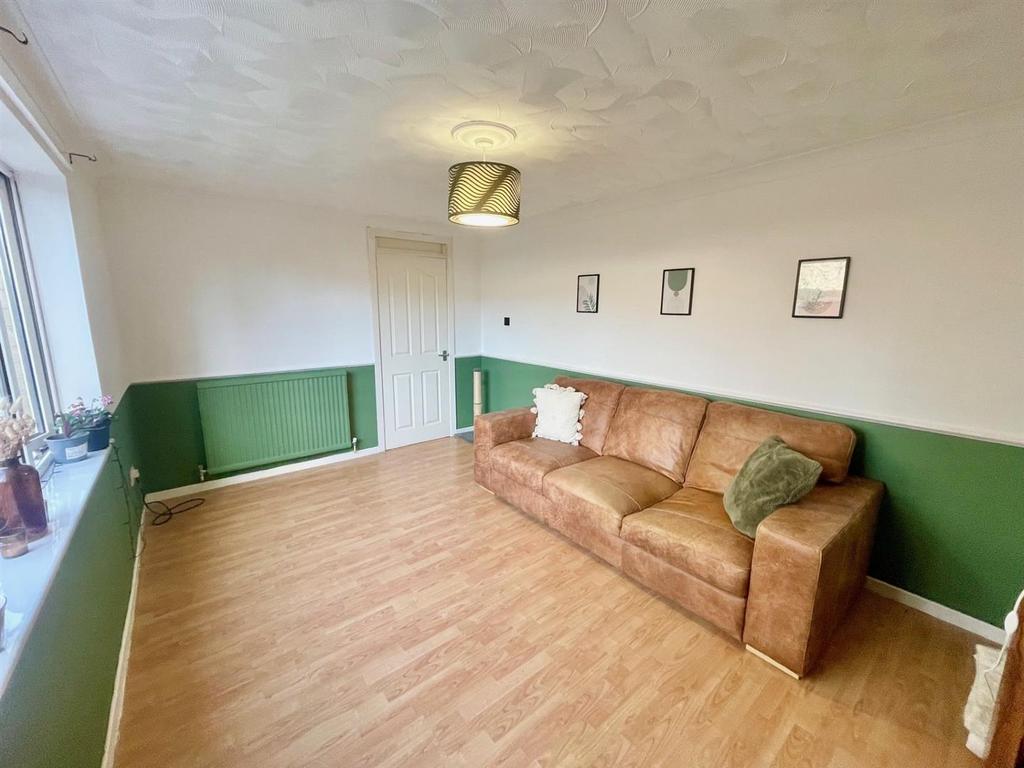 Lounge 3.jpg