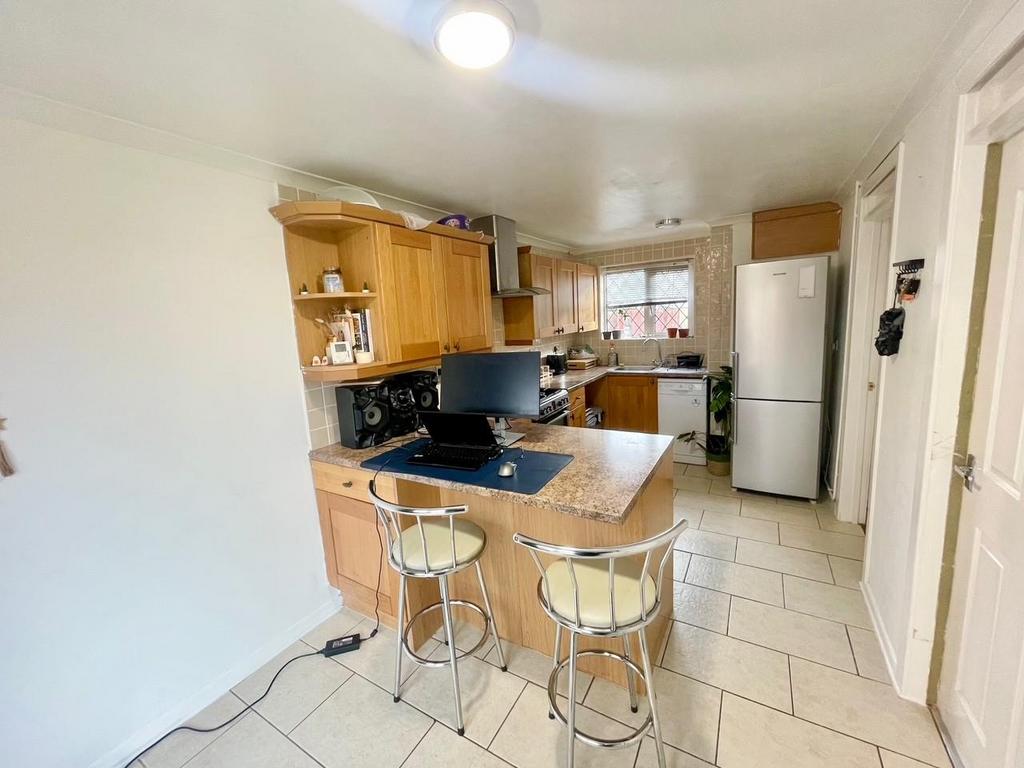 Kitchen 3.jpg