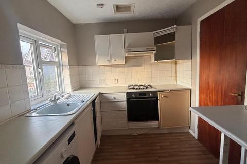 2 bedroom maisonette to rent, Granville Avenue, Slough, Berkshire, SL2