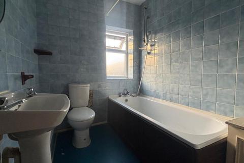 2 bedroom maisonette to rent, Granville Avenue, Slough, Berkshire, SL2