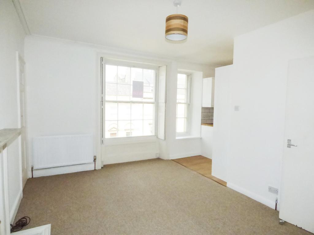 Living Room/Kitchen