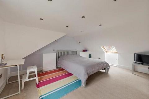 2 bedroom flat for sale, 9A Shrubland Road, Walthamstow, London, E17 7QH