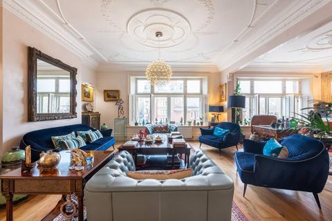 4 bedroom flat to rent, Old Court Place, High Street Kensington, London, W8
