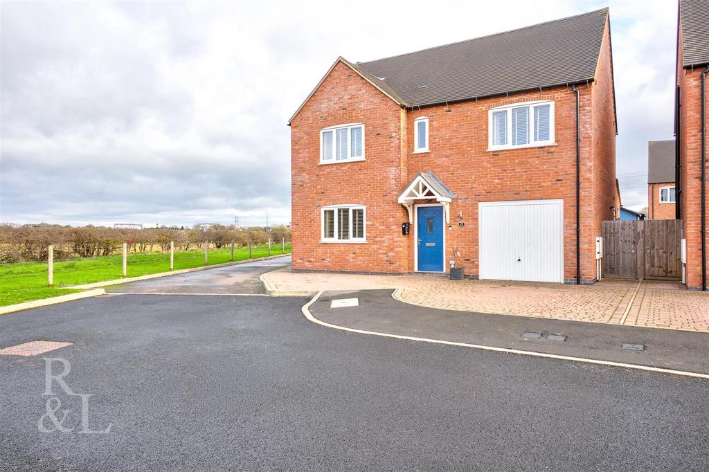 20 Ragley Close (38).jpg