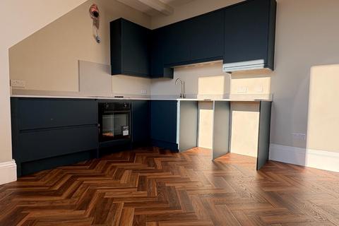 2 bedroom flat to rent, Pembroke Crescent, Hove
