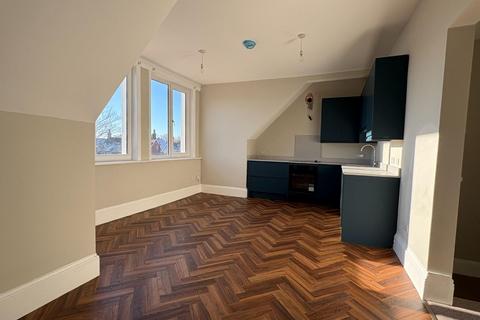 2 bedroom flat to rent, Pembroke Crescent, Hove