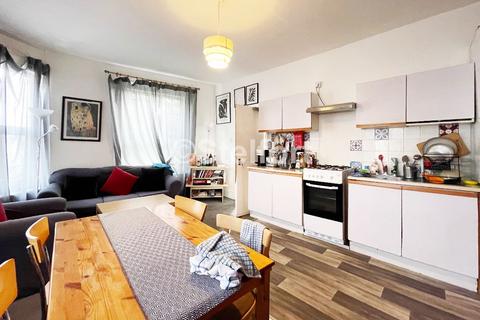 3 bedroom flat to rent, Holloway Road, London