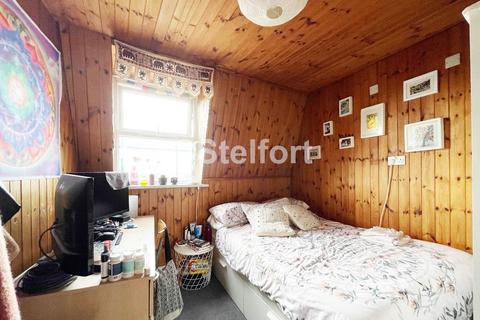 3 bedroom flat to rent, Holloway Road, London