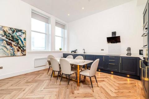 3 bedroom apartment to rent, Fenwick Street, Liverpool L2