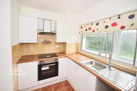 undefined, Chestnut Road, Horley, RH6