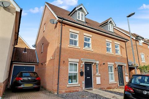 3 bedroom semi-detached house for sale, Bittern Road, Norwich NR8