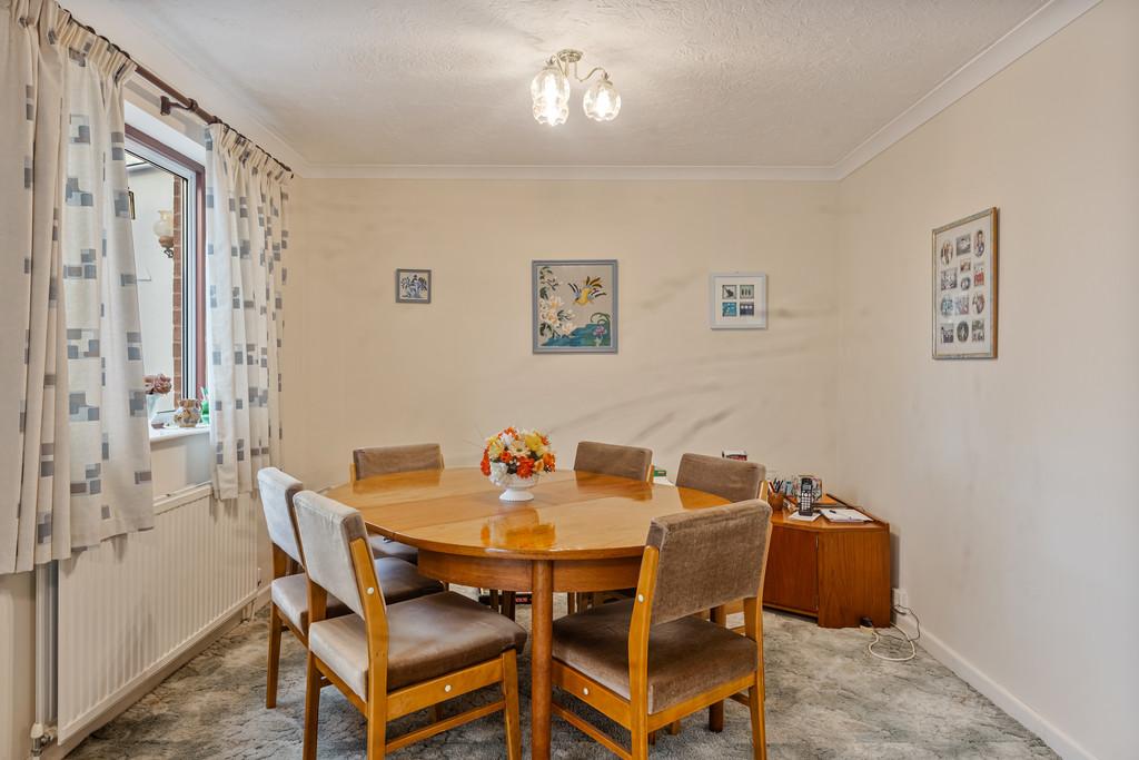 A09 - 2 The Paddock, Broadway, Woodbury - 251117