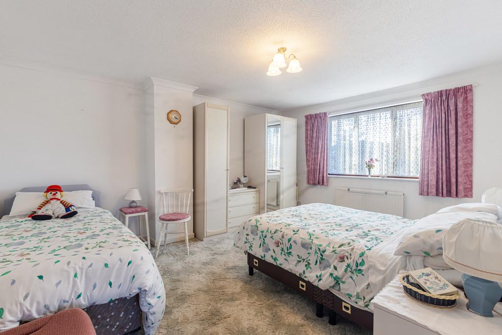 A12 - 2 The Paddock, Broadway, Woodbury - 251117