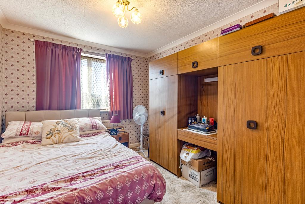 A11 - 2 The Paddock, Broadway, Woodbury - 251117