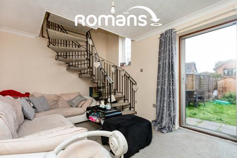 2 bedroom terraced house to rent, Morley Close, Yateley, GU46