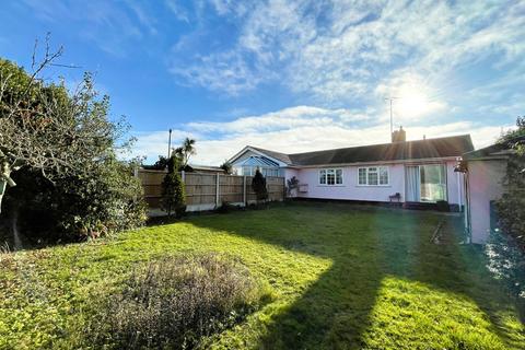2 bedroom semi-detached bungalow for sale, Westwood Gardens, Benfleet SS7