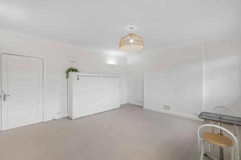 2 bedroom flat to rent, Sloane Court East, London, SW3