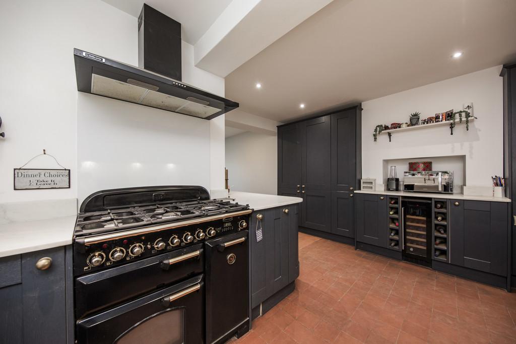 Kitchen 4