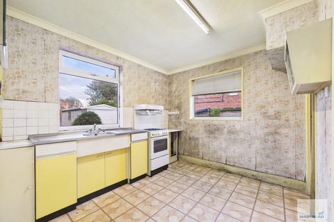 3 bedroom semi-detached house for sale, Beauvale Crescent, Hucknall