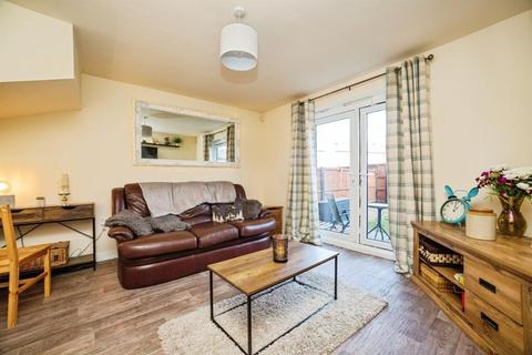 4 bedroom townhouse to rent, Halfway Close, Goldthorpe