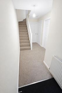 4 bedroom townhouse to rent, Halfway Close, Goldthorpe