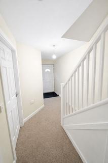 4 bedroom townhouse to rent, Halfway Close, Goldthorpe