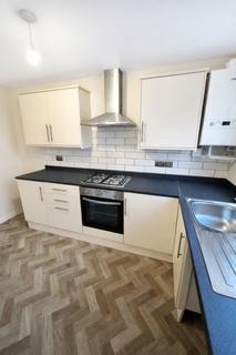 4 bedroom townhouse to rent, Halfway Close, Goldthorpe
