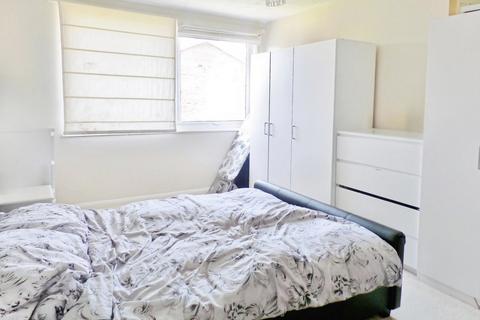 undefined, East Court, Bedford MK41