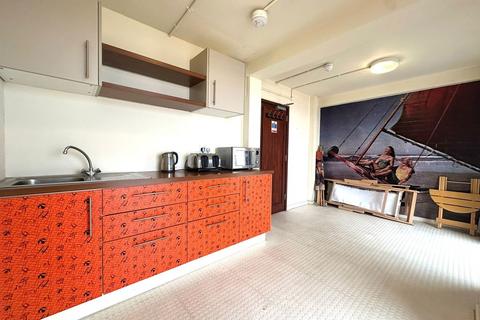 Studio for sale, Overstrand, Bournemouth