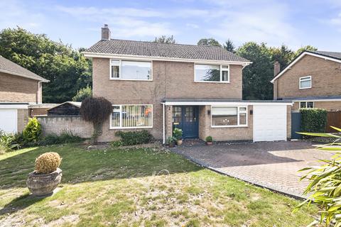 4 bedroom detached house for sale, Willoughby Drive, Oakham LE15